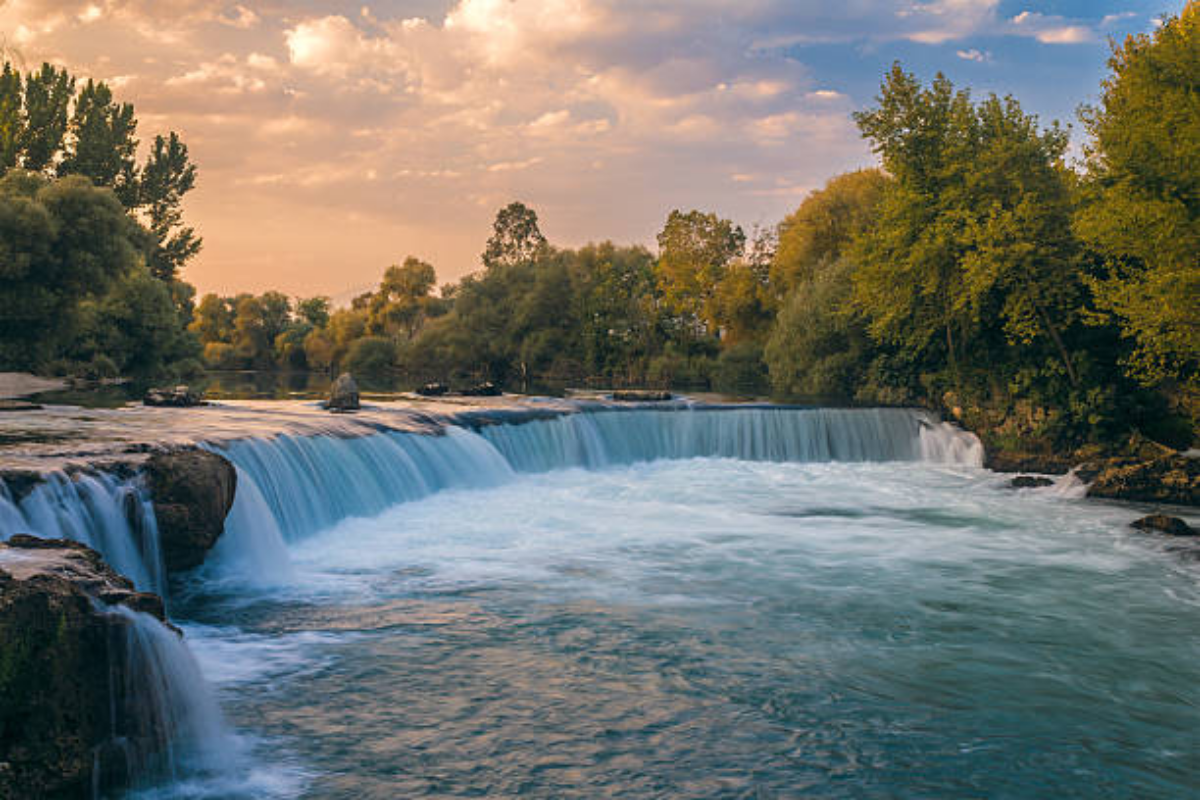 Manavgat Şelalesi: Antalya'nın Doğal Güzellikleri